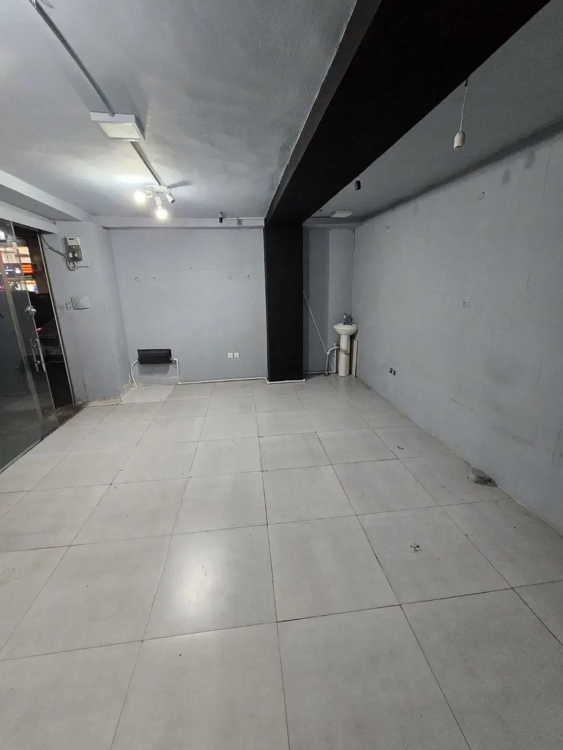 اجاره مغازه در معلم|اجارهٔ مغازه و غرفه|رشت, معلم|دیوار