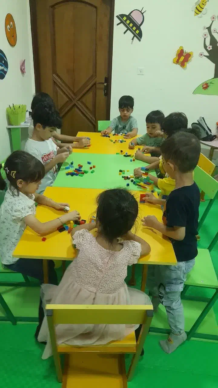 میز و صندلی کودکان|تخت و صندلی بچه|شهرضا, |دیوار