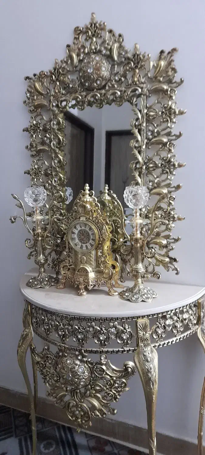 آیینه شمعدان|آینه|رباط‌کریم, نصیرشهر|دیوار