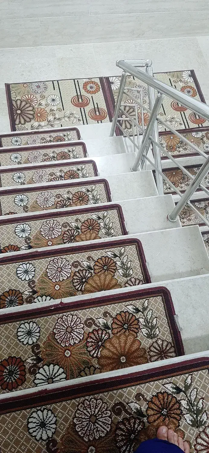 رو پله ای در حد نو|گلیم، جاجیم، گبه|قروه, |دیوار