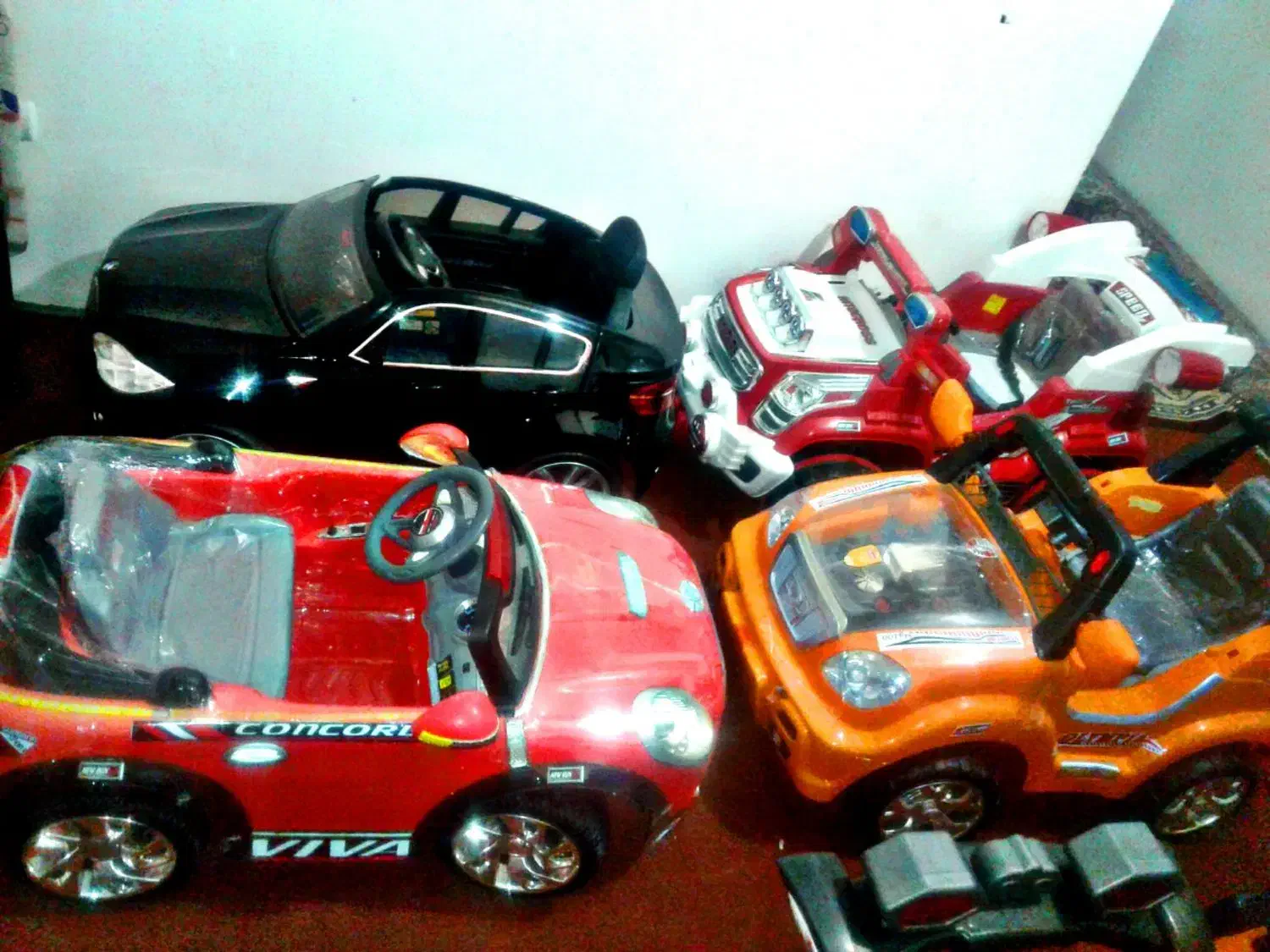 ماشین شارژی با چک و سفته تحمل وزن 70 کیلو|اسباببازی بچه|مشهد, شهرک مهر آباد|دیوار