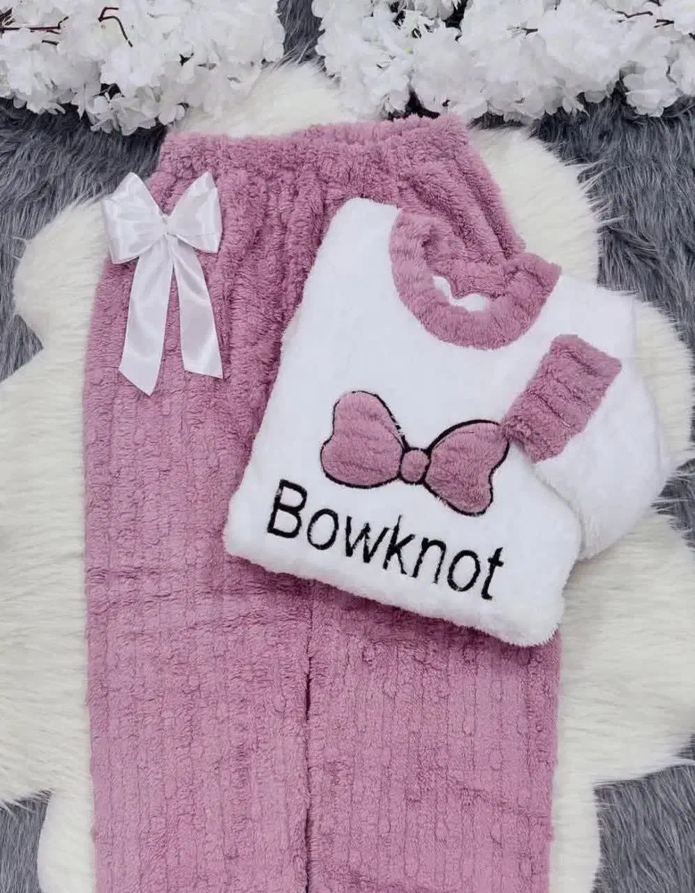 لباس بچگانه نیلو|لباس|انزل, |دیوار