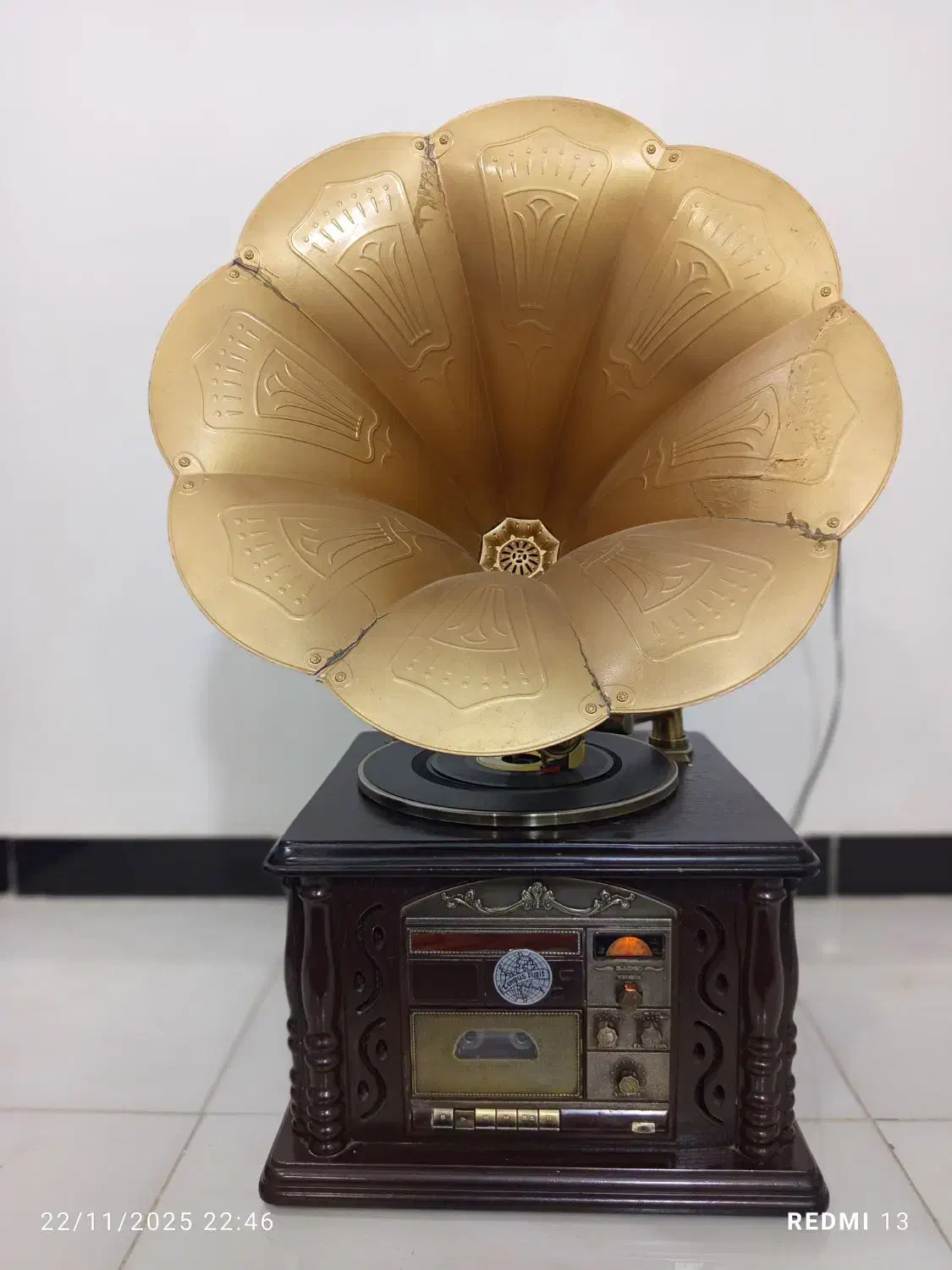 گرامافون|کلکسیون اشیاء عتیقه|سنندج, |دیوار