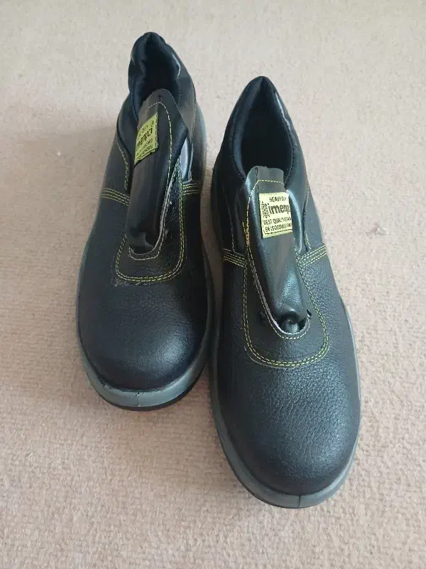 کفش کار ایمنی|کیف، کفش، کمربند|ایذه, |دیوار