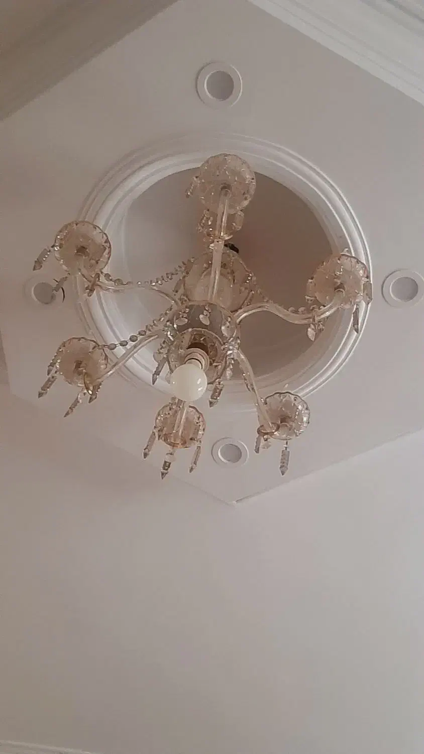 لوستر کریستالی|لوستر و چراغ آویز|قدس, شهر‌قدس|دیوار