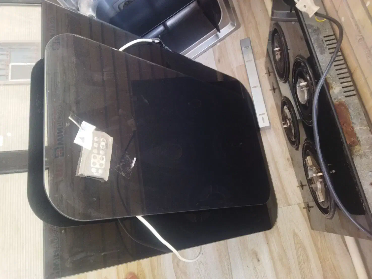 اجاق گاز ، هود ، سینگ دو کاسه|هود|اندیشه, اندیشه فاز ۱|دیوار