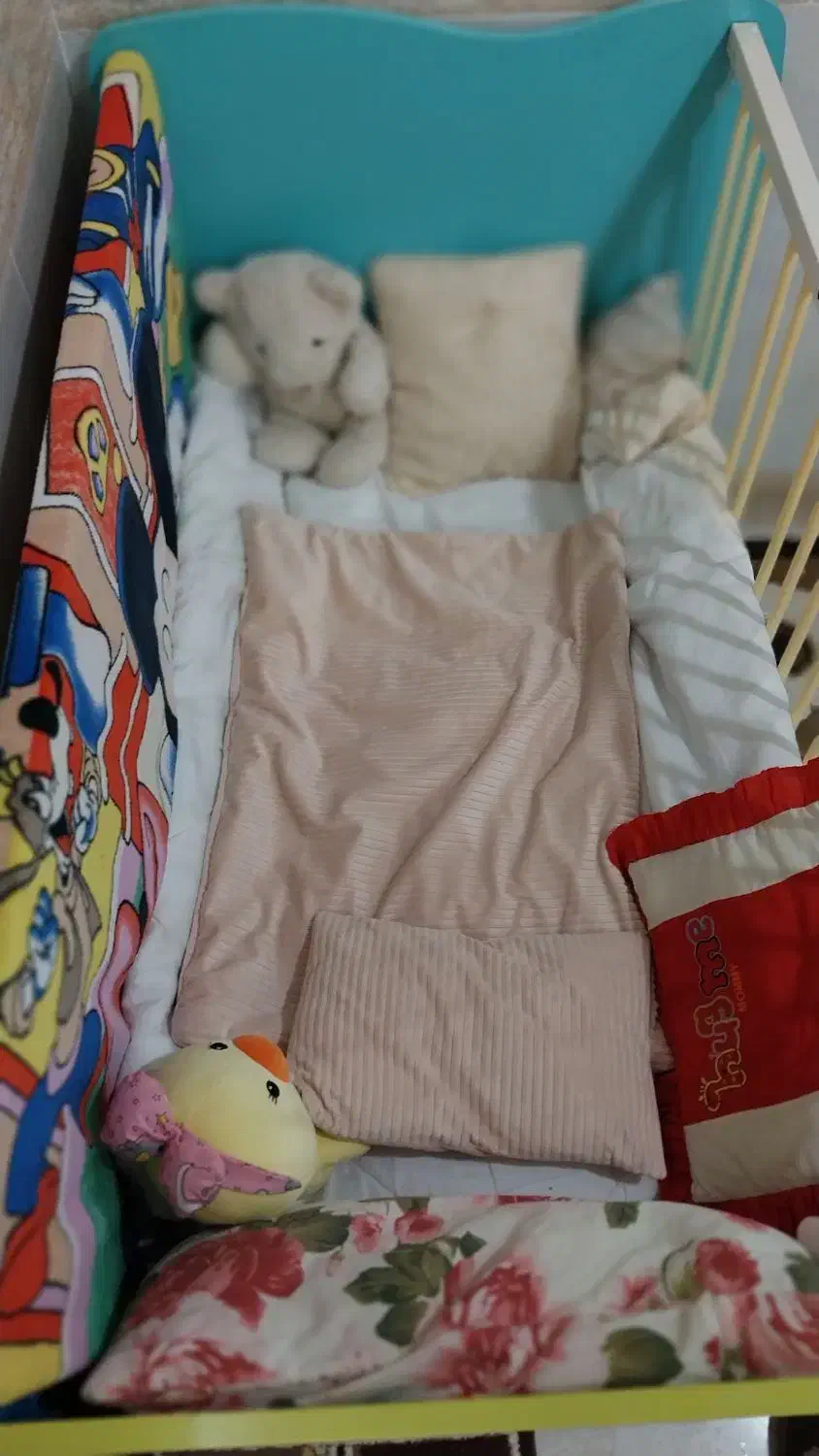 تخت کودک|تخت و صندلی بچه|خرمشهر, |دیوار