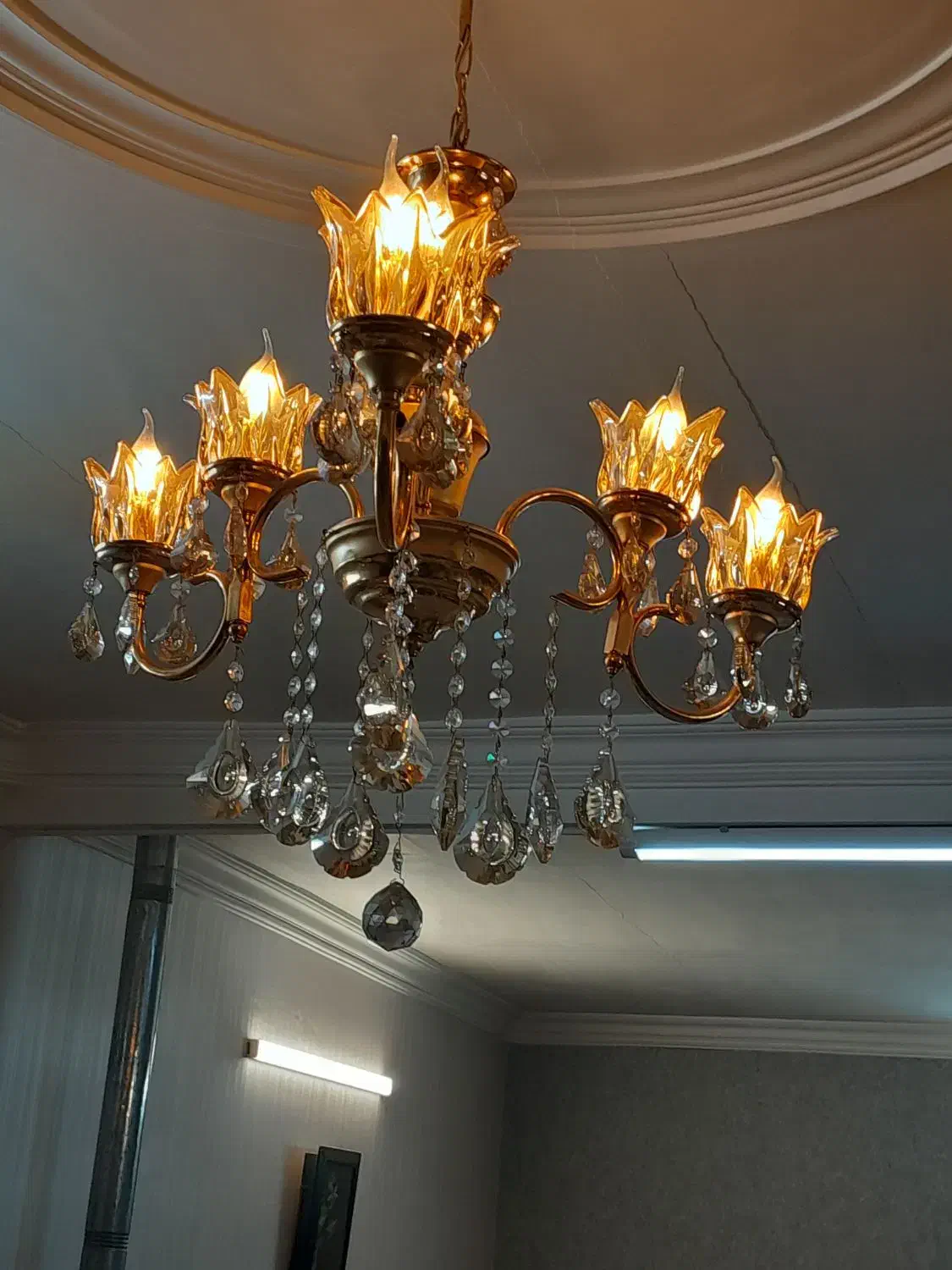 لوستر|لوستر و چراغ آویز|اصفهان, دستگرده|دیوار