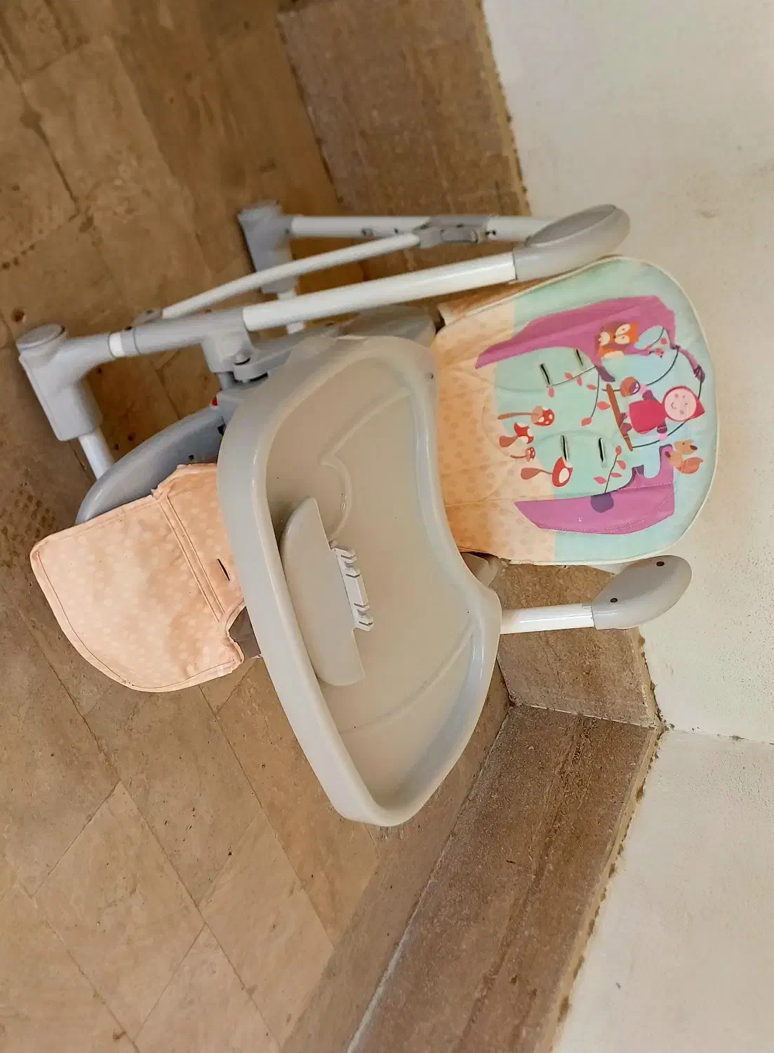 صندلی غذای کودک|تخت و صندلی بچه|کیش, |دیوار