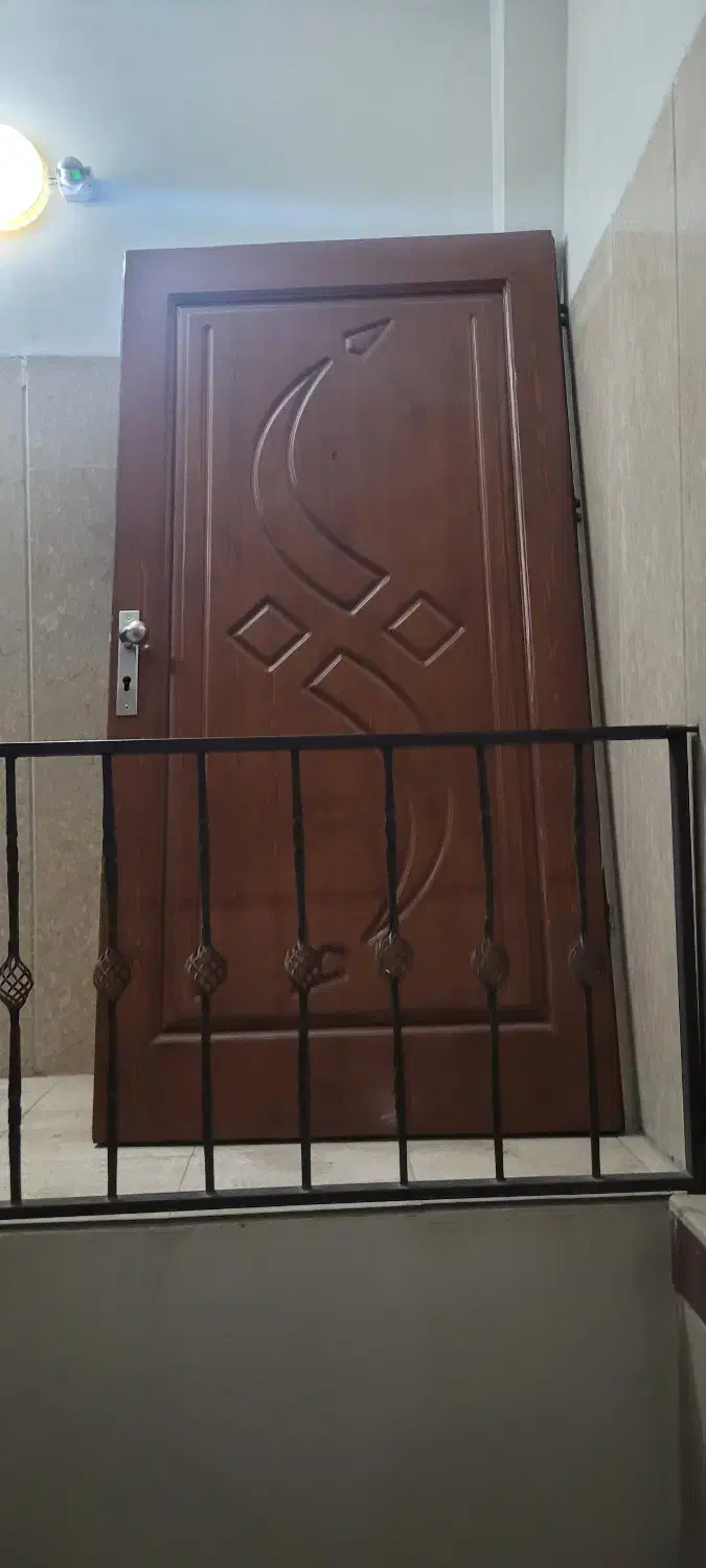 درب چوبی سالم در حد نو|مصالح و تجهیزات ساختمان|تهران, دانشگاه شریف|دیوار