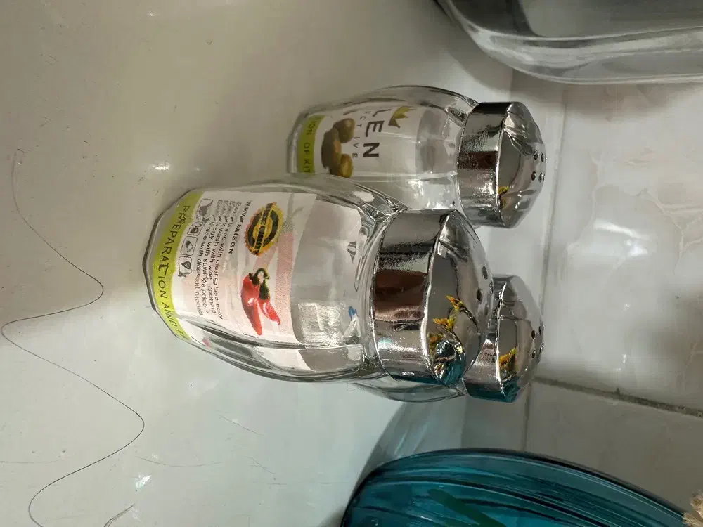 ۶عدد نمک دان|ظروف نگهدارنده، پلاستیکی، یک‌بارمصرف|اسلام‌‌آباد غرب, |دیوار