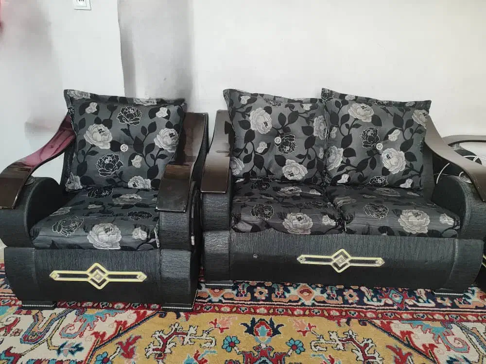 مبل 8نفره در حد نو|مبلمان خانگی و میز عسلی|شیراز, شاهچراغ|دیوار