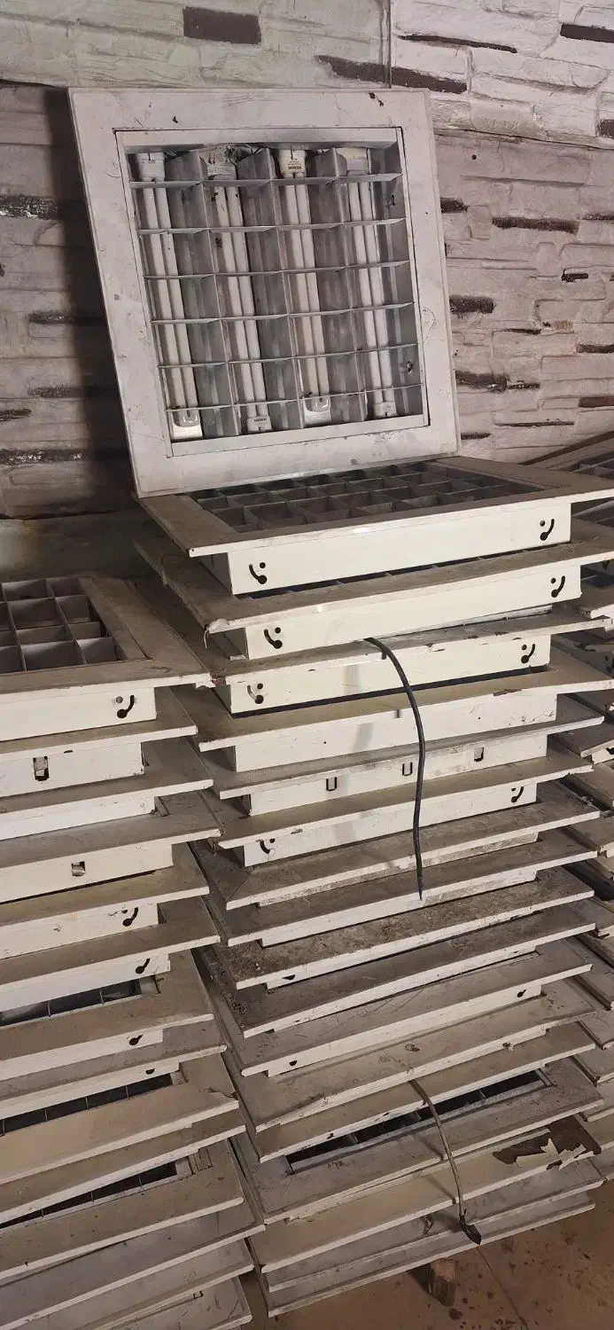 روشنایی سقفی تو کار 4 لامپ سالم|لامپ و چراغ|کوچصفهان, |دیوار