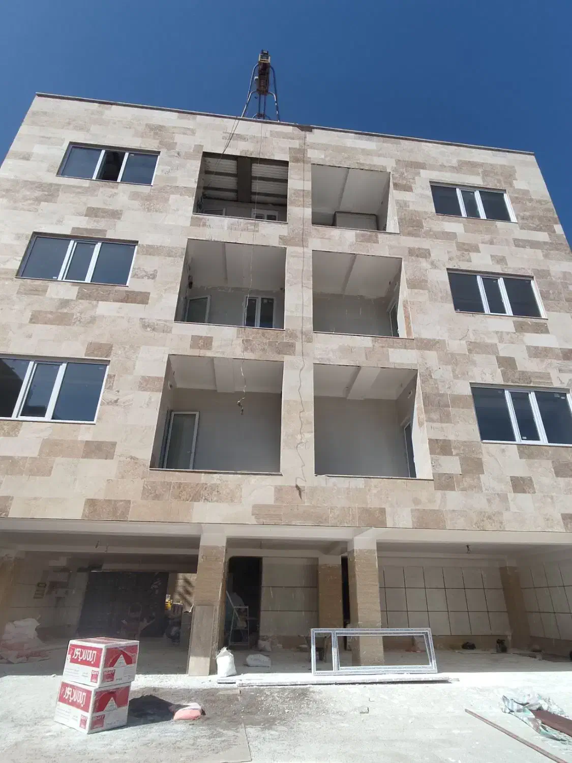 درب و پنجره دوجداره UPVC|خدمات پیشه و مهارت|تاکستان, |دیوار