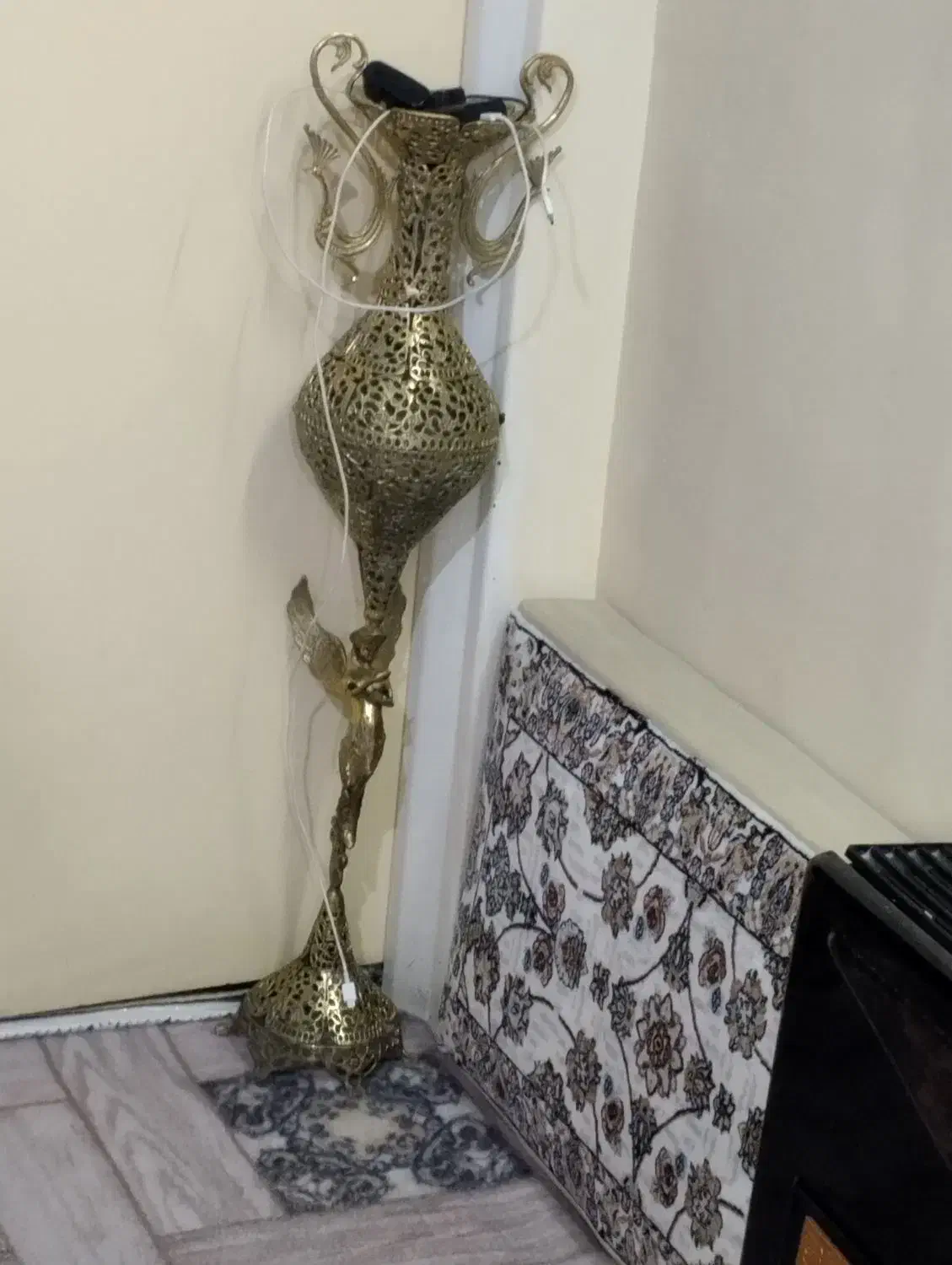 گلدان برنجی|آینه|بهارستان, |دیوار