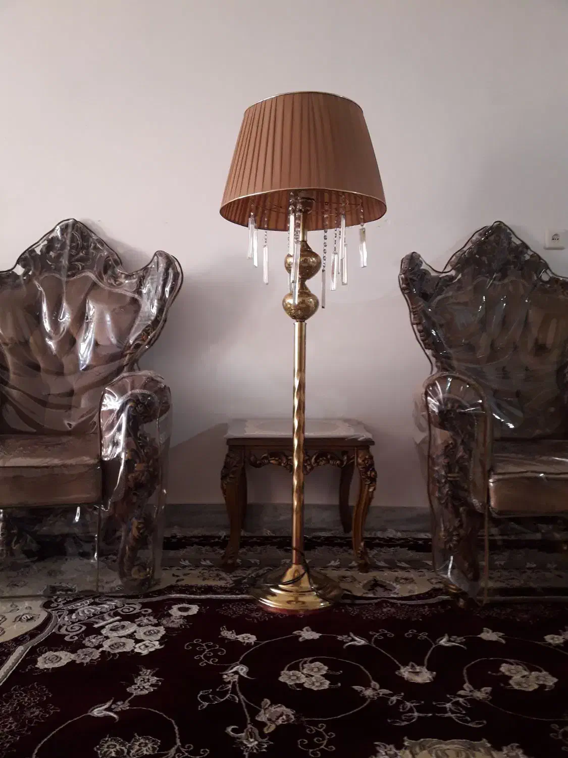 آباژور ایستاده|چراغ خواب و آباژور|بروجرد, |دیوار