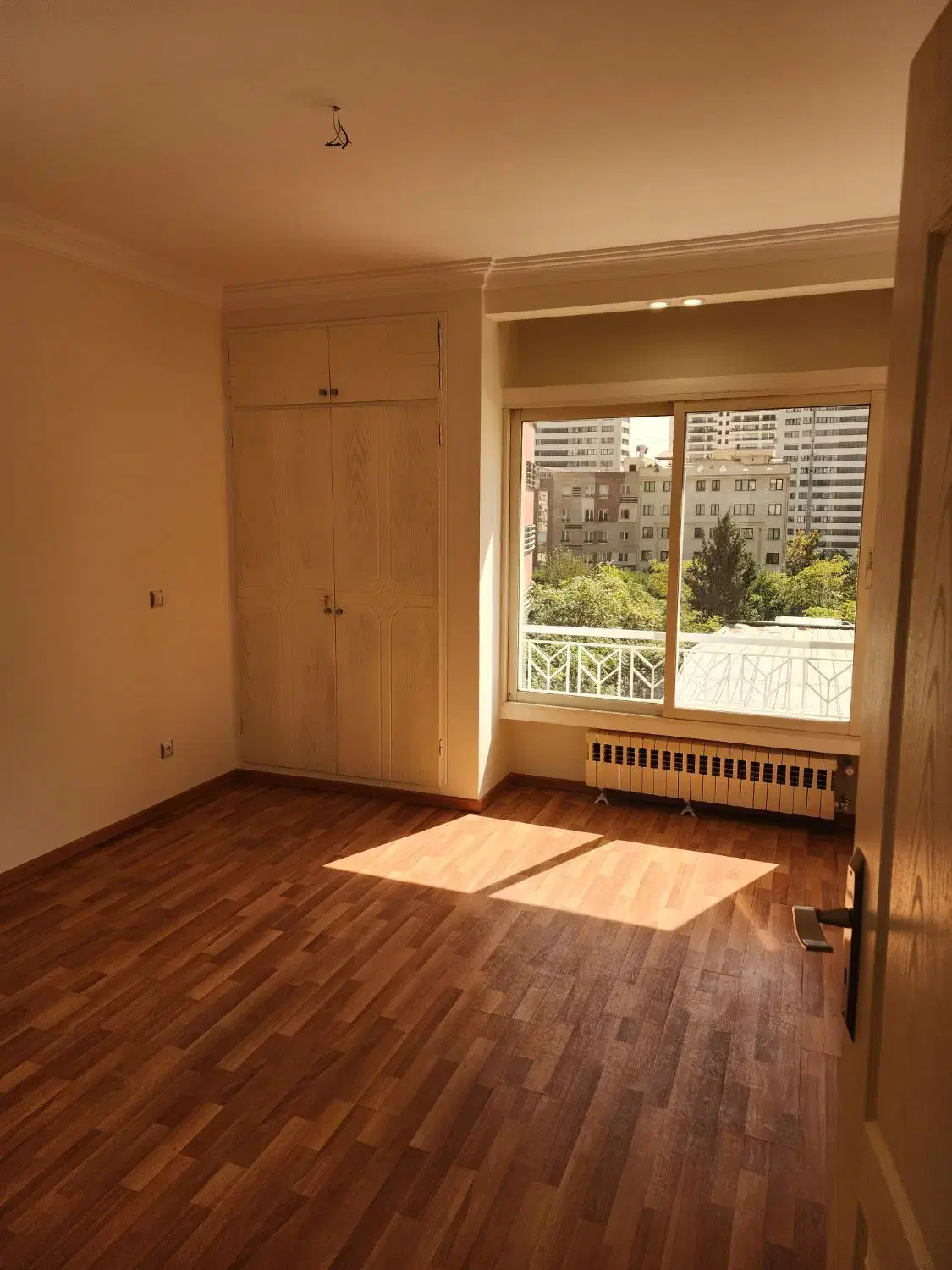 ۱۳۰متر ۲خواب ونک شیراز جنوبی باامکانات رو به آفتاب