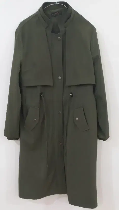 کت بارانی|لباس|سلماس, |دیوار