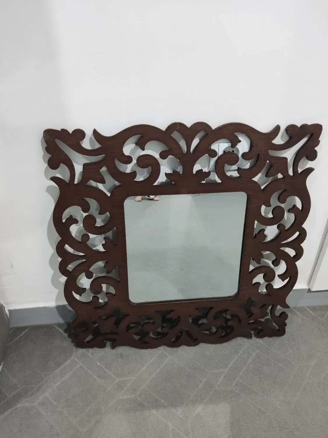 آینه دیواری و یک عدد پشتی طبی صندلی|آینه|آبادان, |دیوار