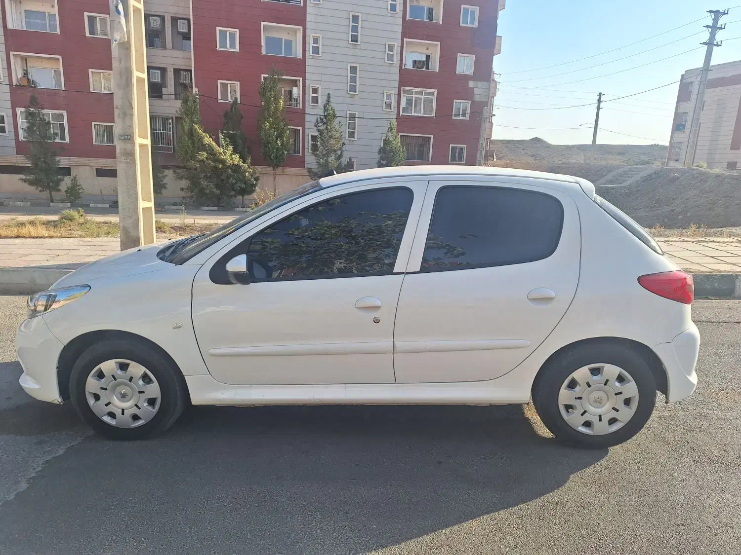 پژو ۲۰۷i tu5 دنده ای سقف فلز|خودرو سواری و وانت|شیراز, شهرک گلستان|دیوار