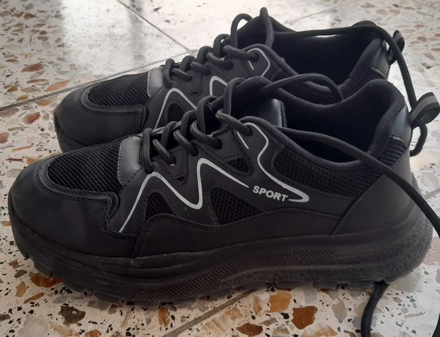 کفش|کیف، کفش، کمربند|گنبد کاووس, |دیوار