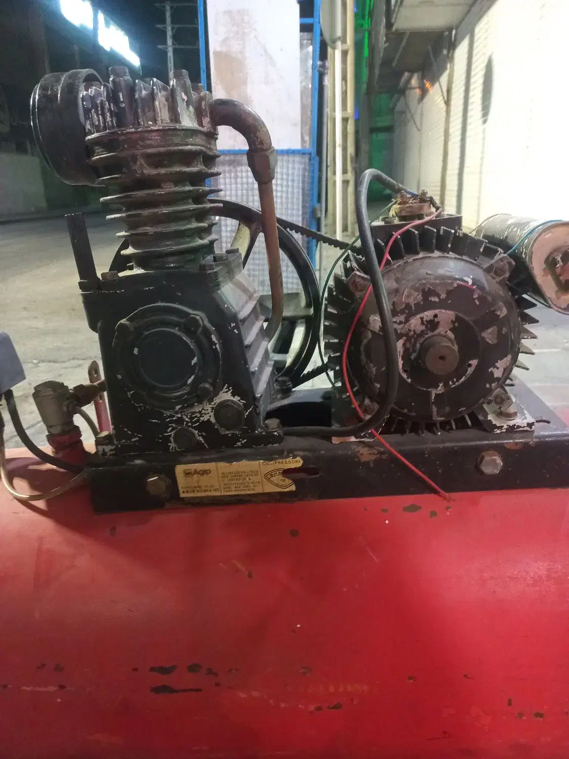 پمپ باد ۱۰۰لیتری ایتالیایی|ماشینآلات صنعتی|قرچک, مهدیه|دیوار