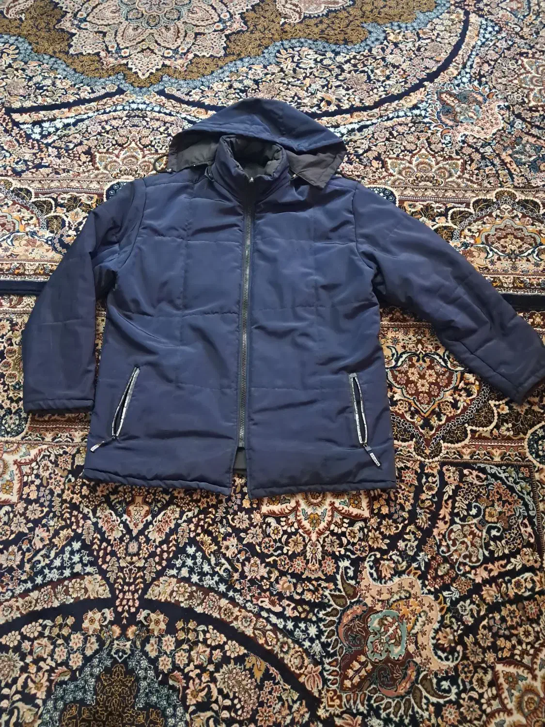 کاپشن|لباس|شاهین‌شهر, دکتر حسابی|دیوار