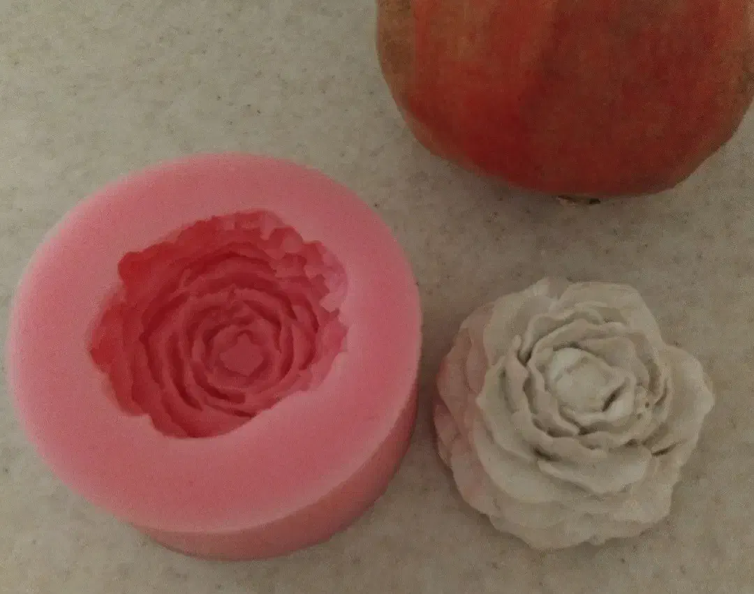 ۴ قالب سیلیکونی نو با کیفیت با طرح های متفاوت|صنایع دستی و سایر لوازم تزئینی|کرمان, |دیوار