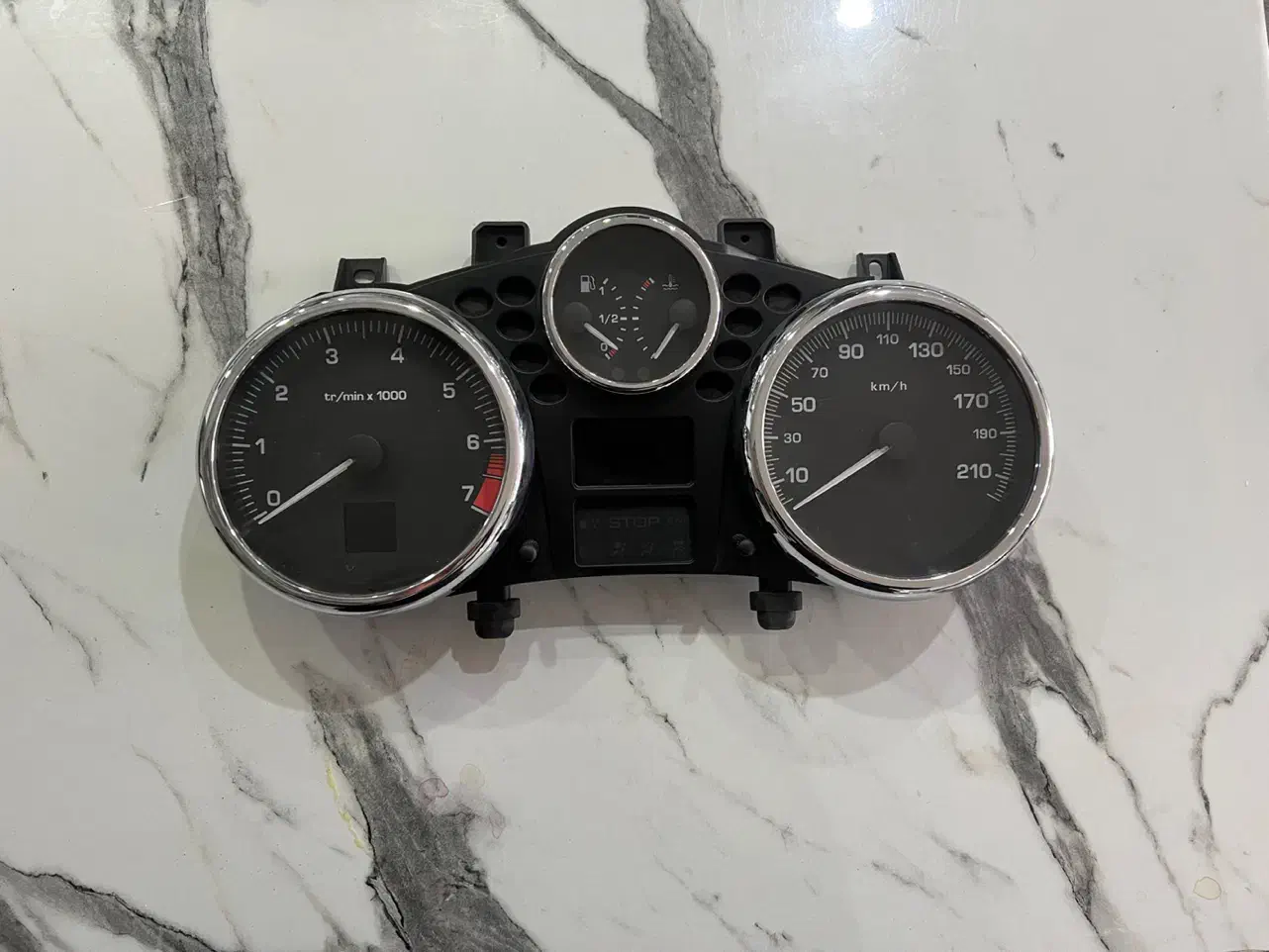 چراغ ۲۰۷ لوازم rc|قطعات یدکی و لوازم جانبی|تهران, حصارک|دیوار