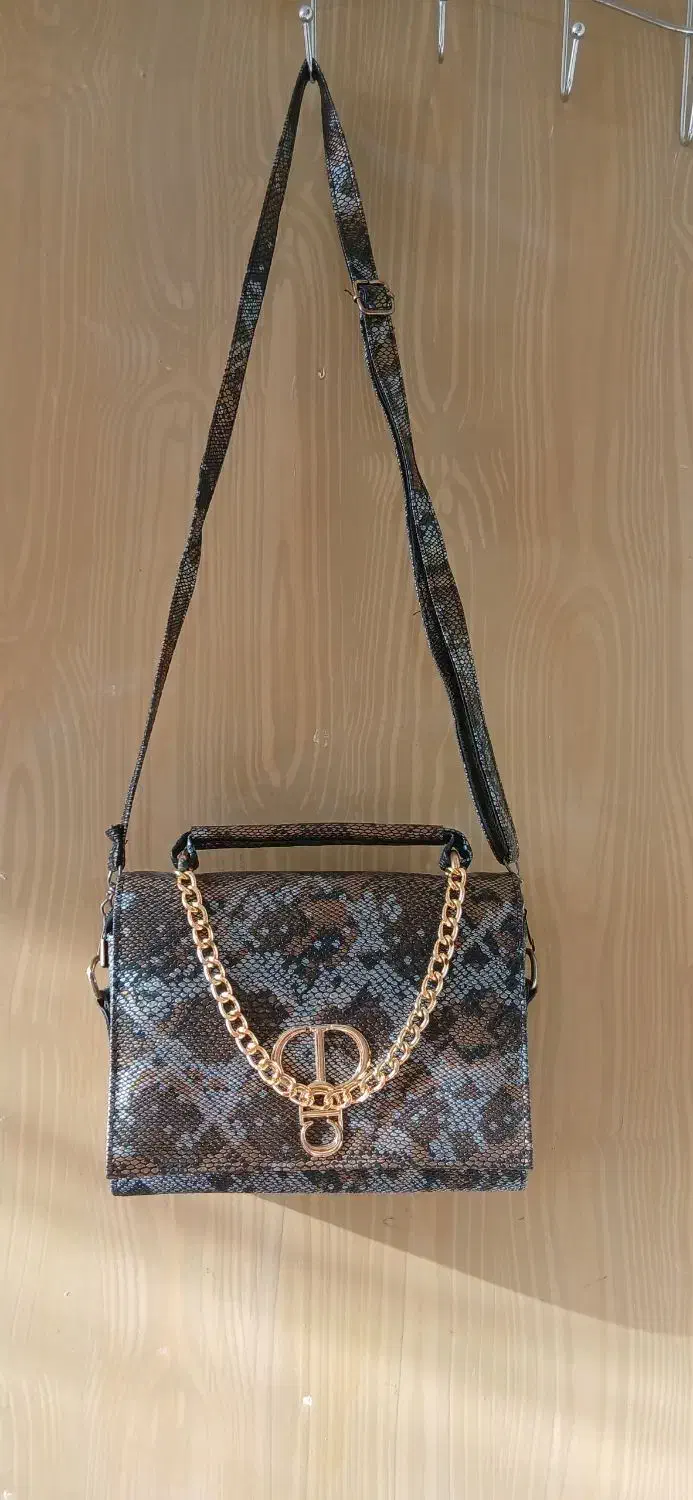 مانتو|لباس|شیراز, لب آب|دیوار