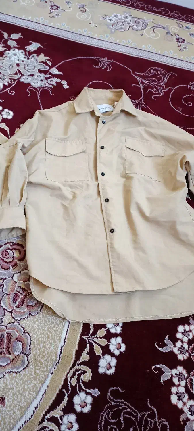 مانتو و ش.میز|لباس|میانه, |دیوار