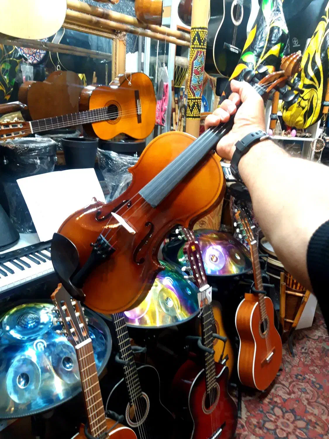 ویولن،ویالن|ویولن|دزفول, |دیوار