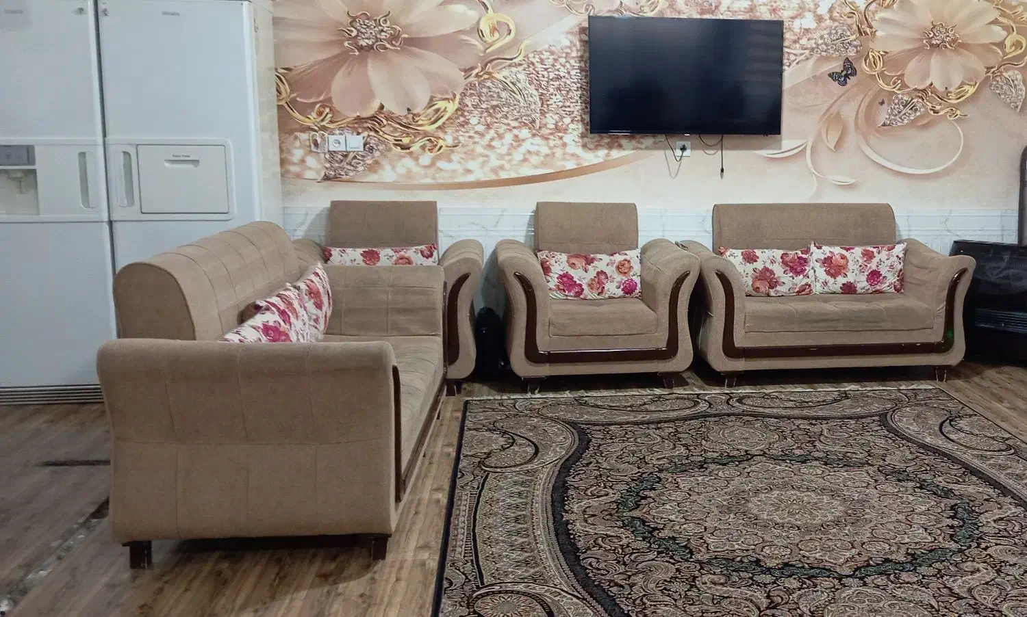 مبل نه نفره وهفت نفره قیمت هرکدوم جداست|مبلمان خانگی و میز عسلی|تربت جام, والفجر|دیوار