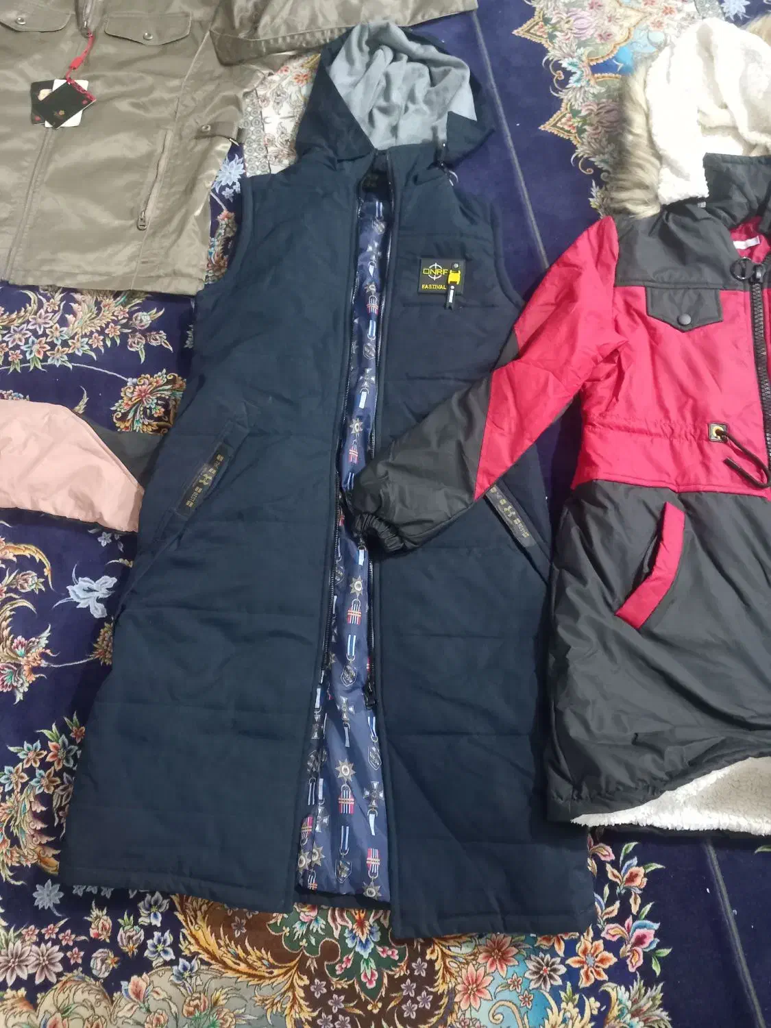 کاپشن نو به علت جمع کردن مغازه|لباس|بابل, |دیوار