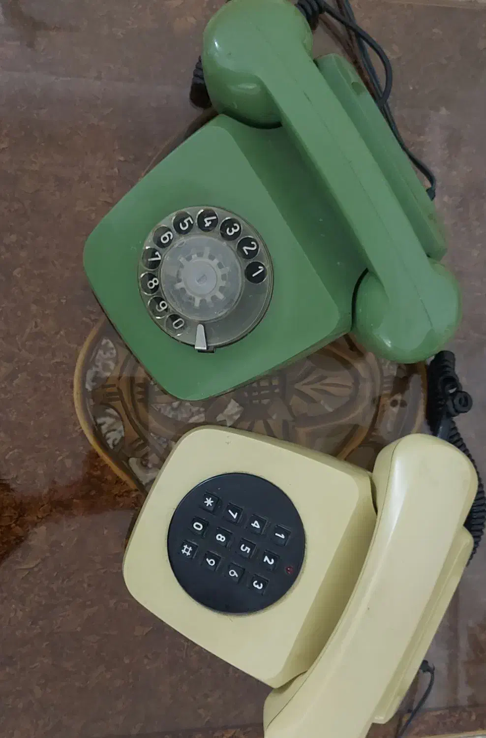 تلفن قدیمی|کلکسیون اشیاء عتیقه|قم, زاویه|دیوار