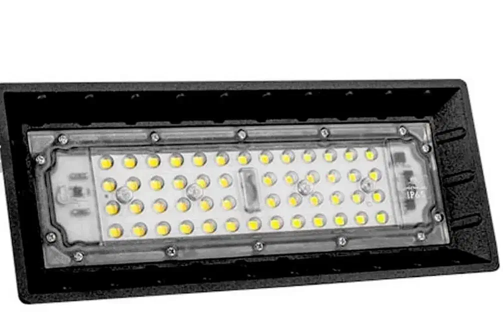 پروژکتور ۵۰ وات پارس شعاع توس|لامپ و چراغ|تهران, طرشت|دیوار