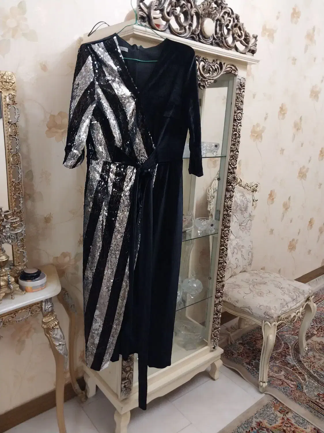 مجلسی|لباس|کرج, خرمدشت|دیوار