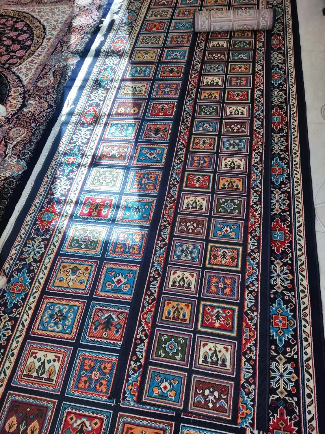 کنار فرش|فرش|مرودشت, رامجرد یک|دیوار