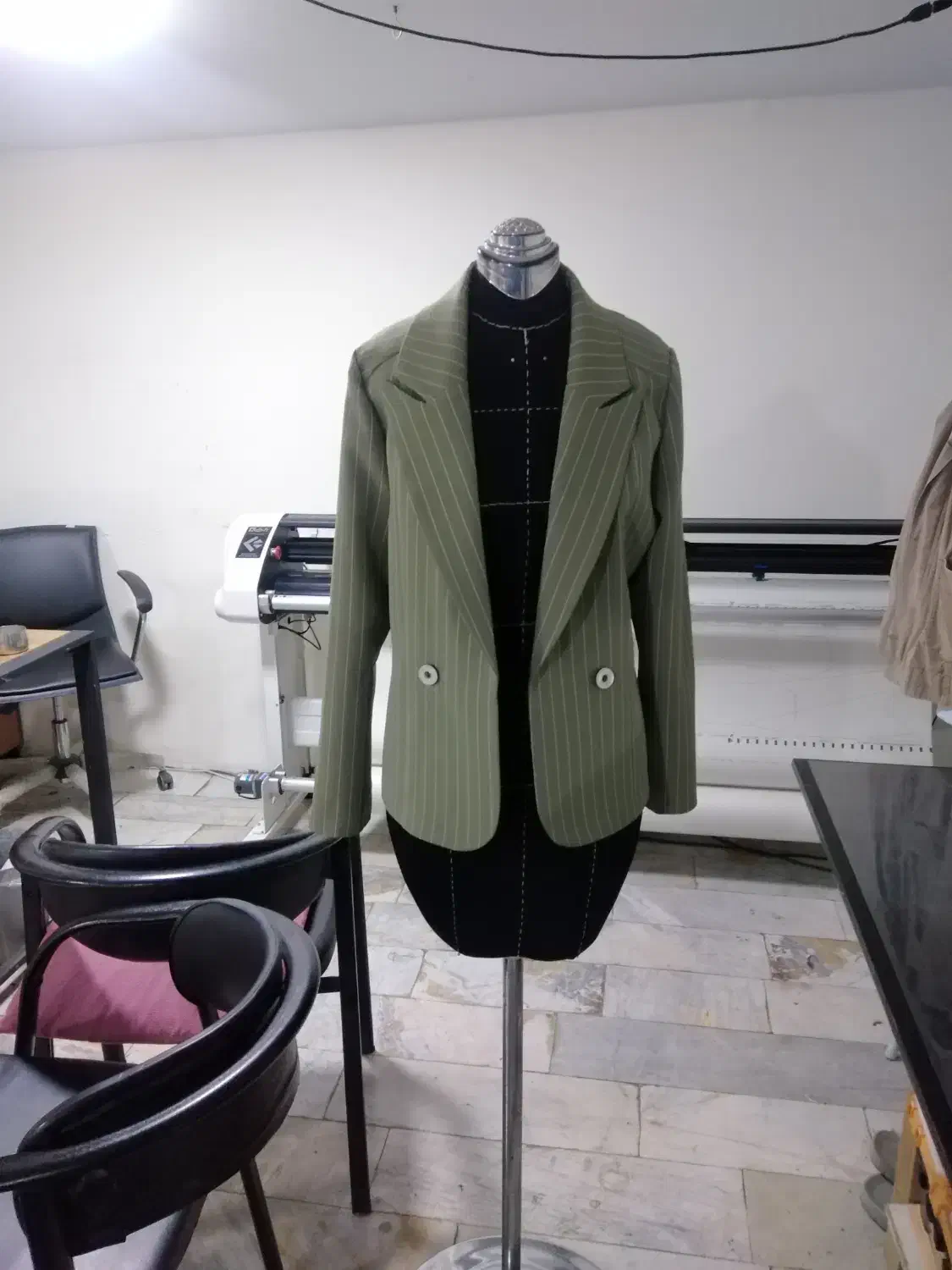 نمونه دوز ماهر مانتو مسلط به قیچی کاری|استخدام صنعتی، فنی، مهندسی|تهران, ایرانشهر|دیوار