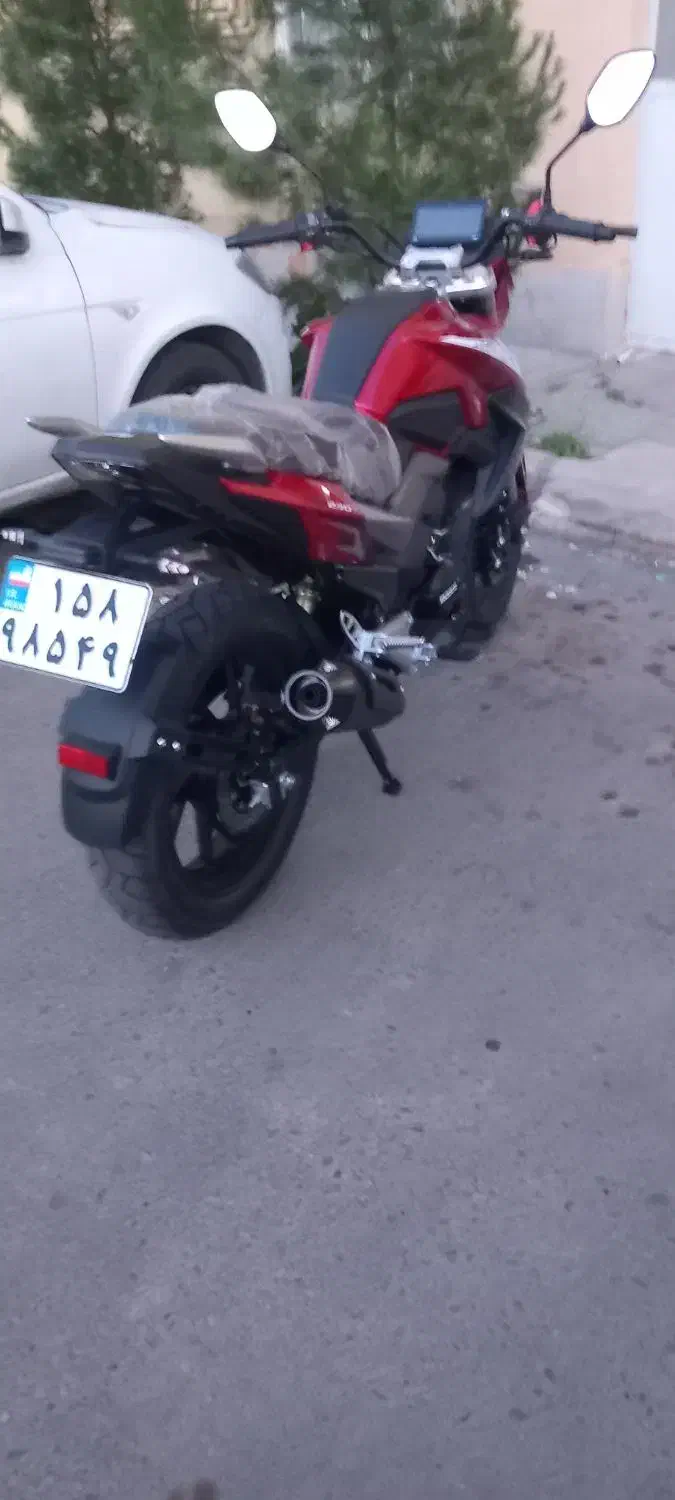 موتور DS230|موتورسیکلت|پرند, فاز ۶|دیوار