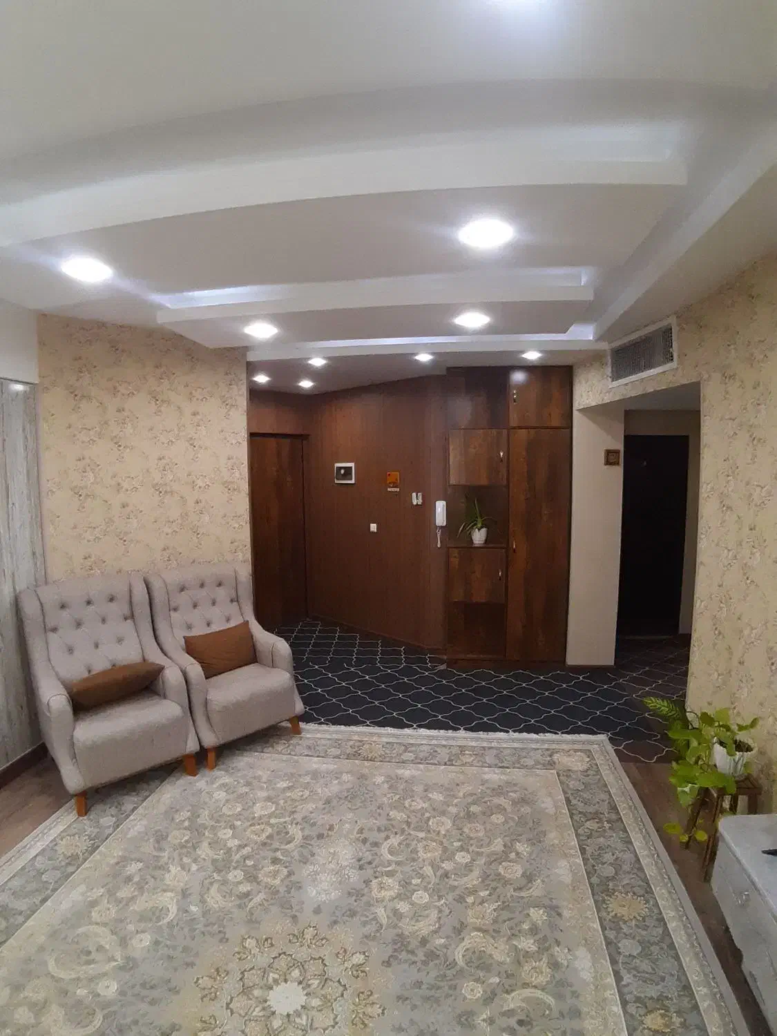 میخچه فروش فوری لپویی بسیار شیک تخفیف دارد|فروش آپارتمان|زرقان, |دیوار