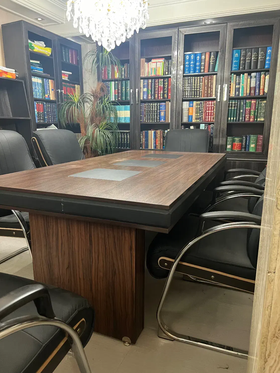 میز و صندلی کنفرانس اداری|دفتر کار|شیراز, ارم|دیوار