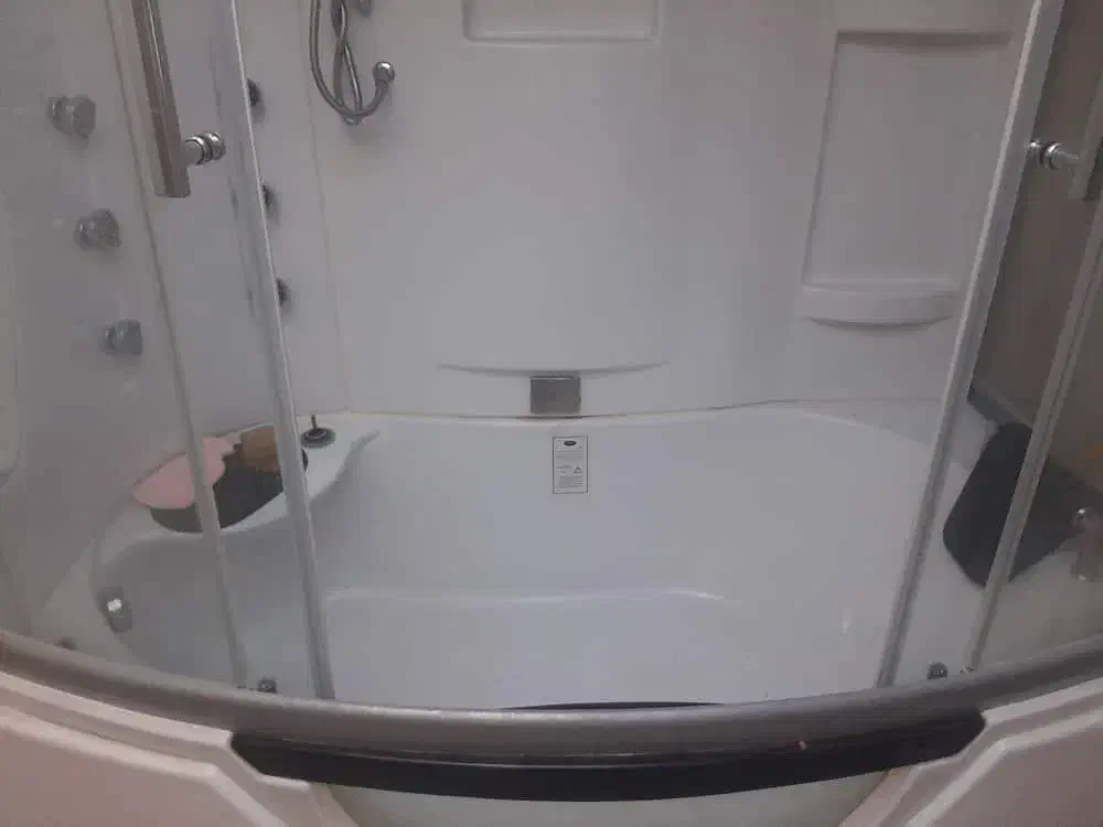 دان و جکوزی با اتاقک شیشه ای|مصالح و تجهیزات ساختمان|رشت, امین الضرب|دیوار