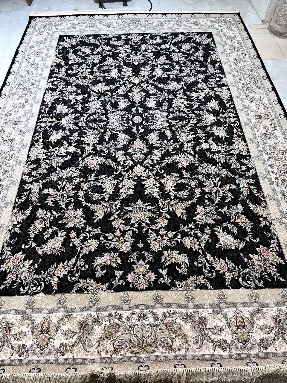 گالری فرش امیر|فرش|میانه, |دیوار