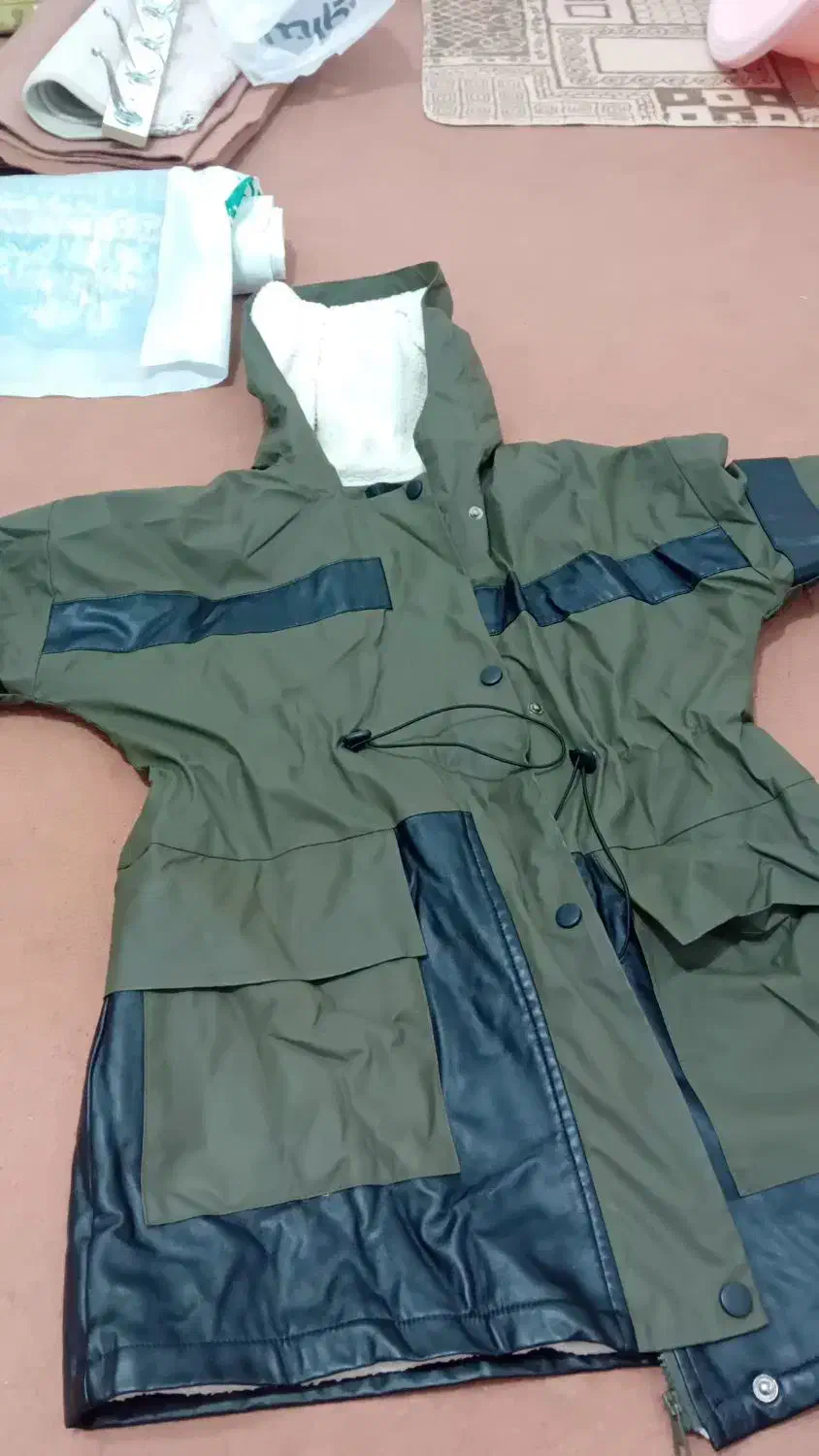 زنانه و مردانه|لباس|کوهسار (البرز), |دیوار