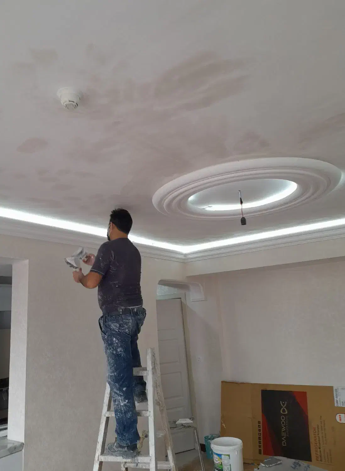 نقاشی ساختمان و کناف کاری با اکیپ باتجربه حرفه ای|خدمات پیشه و مهارت|اسلام‌شهر, شهرک الهیه|دیوار