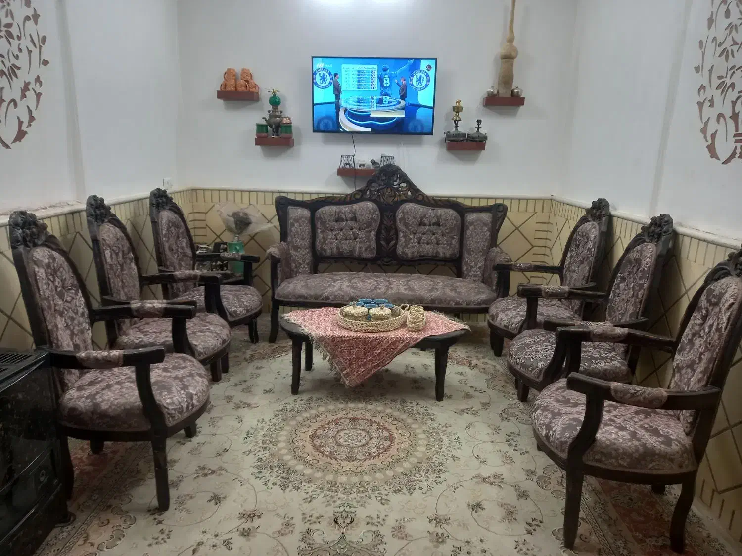 مبل سلطنتی ۹ نفره|مبلمان خانگی و میز عسلی|کاشان, مزرعه نو|دیوار