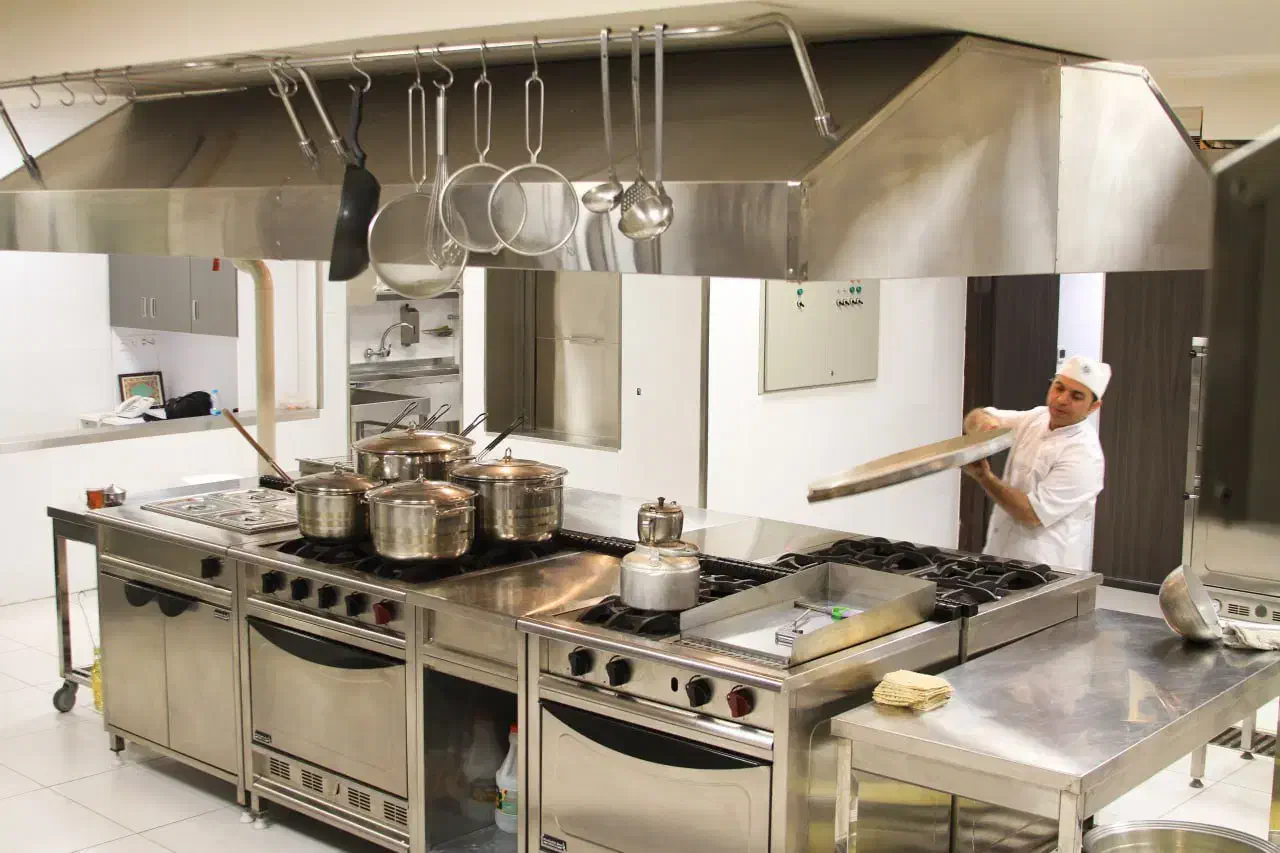 استخدام آشپز ایرانی در کترینگ|استخدام خدمات فروشگاه و رستوران|قدس, شهر‌قدس|دیوار