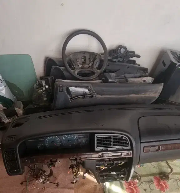 درعقب شاگرد سفید بی رنگ داشبورد و لوازم زانتیا|قطعات یدکی و لوازم جانبی|تبریز, |دیوار