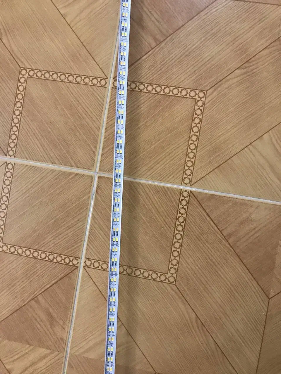 ریسه نوری 12 ولت و ترانس 12 ولت|ریسه و چراغ تزئینی|تبریز, |دیوار